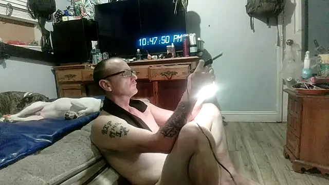 Snapshot of PornStro921 chatting on June 16, 2:47 am PornStro921 online show from June 16, 2:47 am