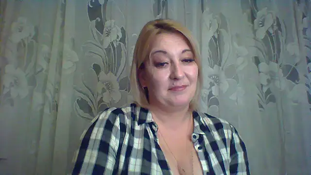 Snapshot of ArielXLoveresss chatting on February 25, 4:21 pm ArielXLoveresss online show from February 25, 4:21 pm