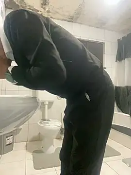 Snapshot of rogerdik76 chatting on February 19, 12:06 am rogerdik76 online show from February 19, 12:06 am