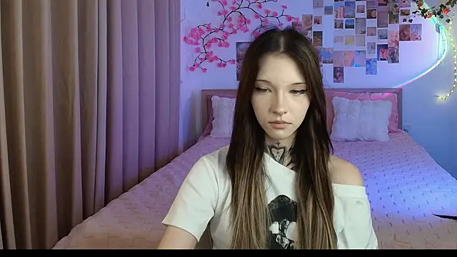 mefwhore online show from April 17, 11:13 am