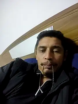 Snapshot of deivit61 chatting on June 21, 4:26 am deivit61 online show from June 21, 4:26 am