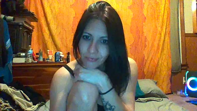 Snapshot of SillyRabbitz chatting on March 12, 10:37 am SillyRabbitz online show from March 12, 10:37 am