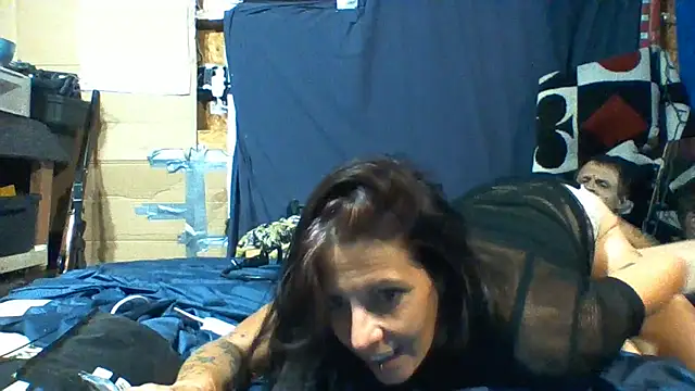 Snapshot of SillyRabbitz chatting on August 3, 10:10 am SillyRabbitz online show from August 3, 10:10 am