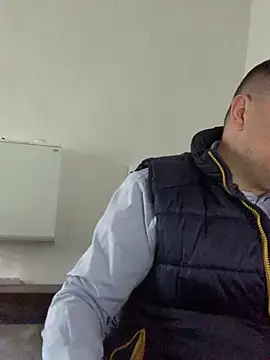 Mike8523 online show from April 7, 4:24 am