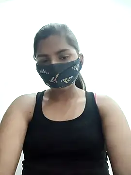 Snapshot of heena-3678 chatting on March 5, 5:40 am heena-3678 online show from March 5, 5:40 am