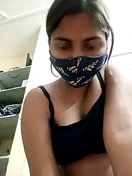 Snapshot of heena-3678 chatting on October 8, 12:25 pm heena-3678 online show from October 8, 12:25 pm