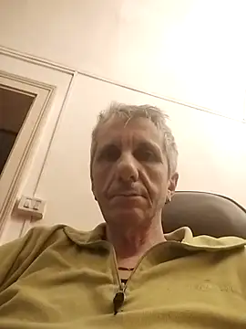 maxdaddy690 online show from March 10, 2:37 pm