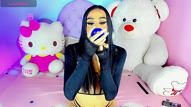 Snapshot of Julie_Lovelyx1 chatting on July 4, 8:31 am Julie Lovelyx1 online show from July 4, 8:31 am