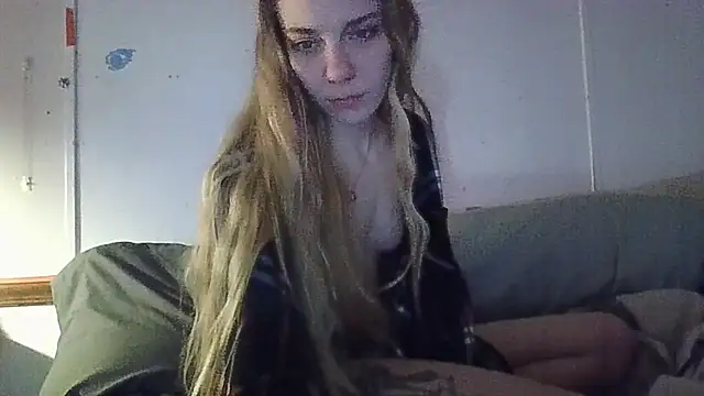 Snapshot of qtkayyzzxoxo chatting on March 17, 7:37 pm qtkayyzzxoxo online show from March 17, 7:37 pm