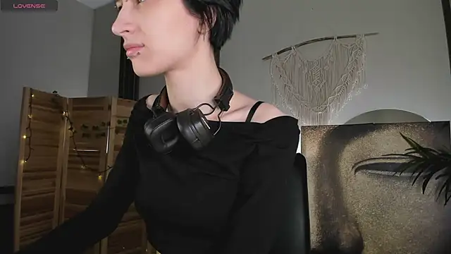 Snapshot of lisbatsyy chatting on March 12, 1:40 pm lisbatsyy online show from March 12, 1:40 pm