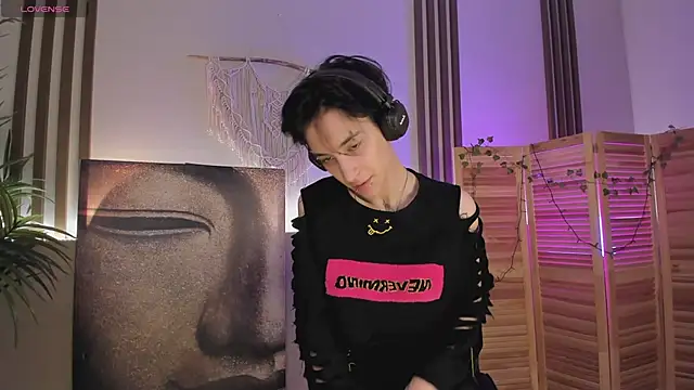 Snapshot of lisbatsyy chatting on March 13, 1:18 pm lisbatsyy online show from March 13, 1:18 pm