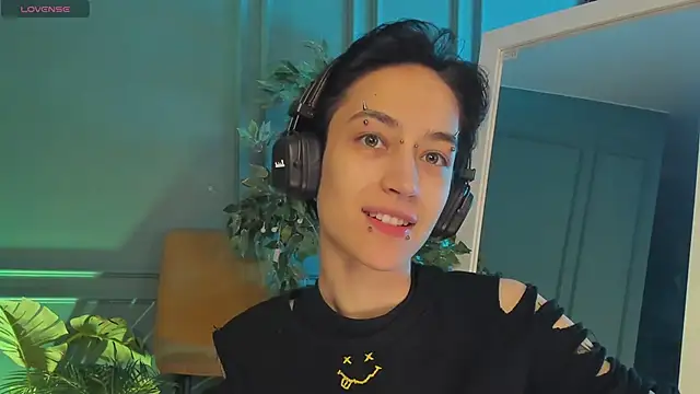 Snapshot of lisbatsyy chatting on March 15, 1:40 pm lisbatsyy online show from March 15, 1:40 pm