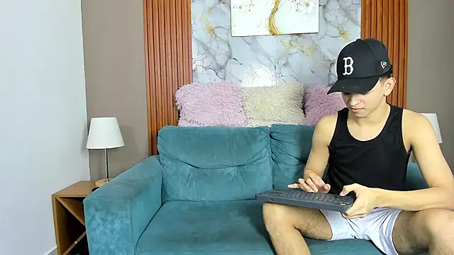 KING OFF BOYS online show from April 17, 1:36 pm