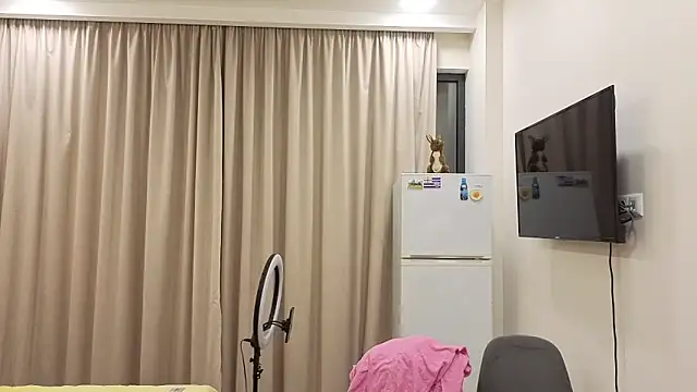 Snapshot of _KissMyAss_ chatting on March 2, 9:21 pm KissMyAss online show from March 2, 9:21 pm