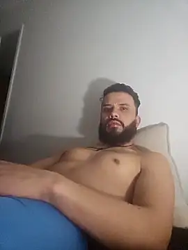 Snapshot of Bigverxxxhot chatting on November 5, 8:14 am Bigverxxxhot online show from November 5, 8:14 am