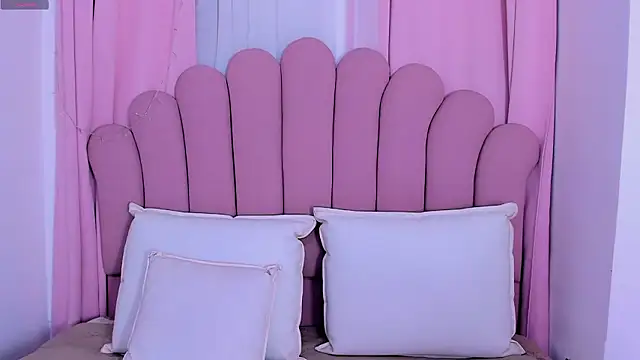 PaolaB g online show from March 14, 1:44 am