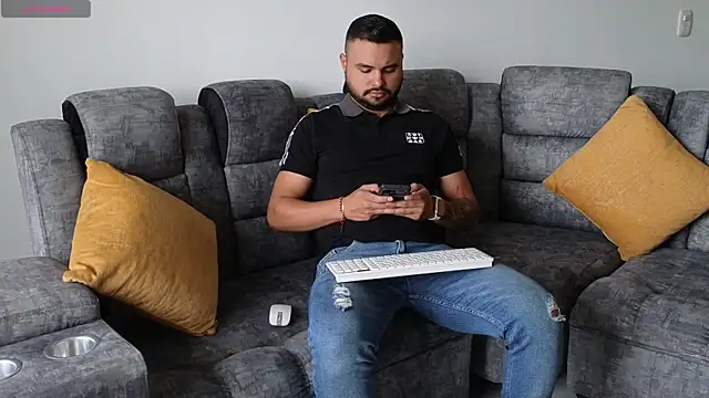 Snapshot of khalidferrer chatting on March 6, 12:52 pm khalidferrer online show from March 6, 12:52 pm