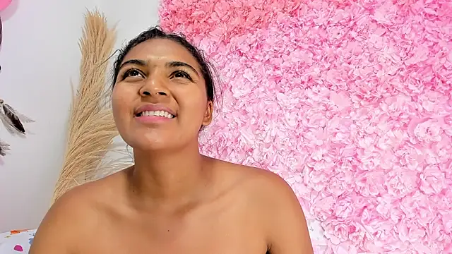 Melodymoore  online show from February 18, 9:22 pm