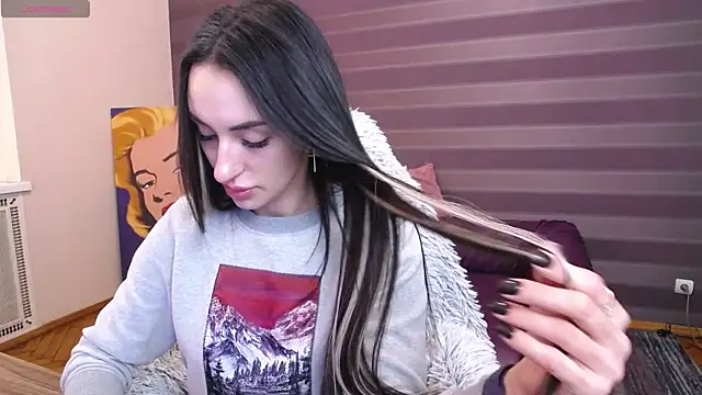 JenniferStone online show from April 13, 7:25 am