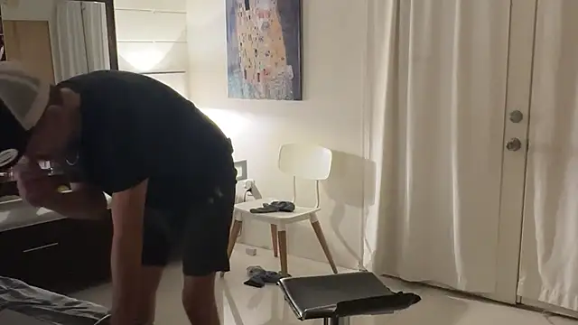 Snapshot of webtonight chatting on September 9, 3:39 am webtonight online show from September 9, 3:39 am