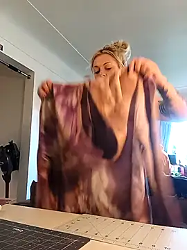 Foxxyhoneypott online show from March 26, 4:12 pm