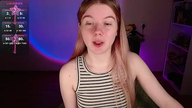 Strawberry juli online show from March 12, 2:39 am