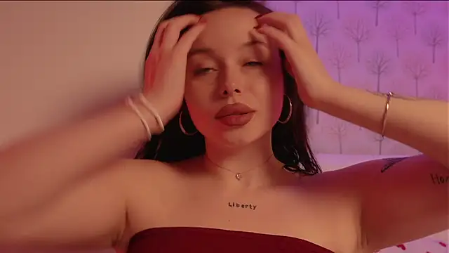 ElliSweetTease online show from October 17, 4:15 am