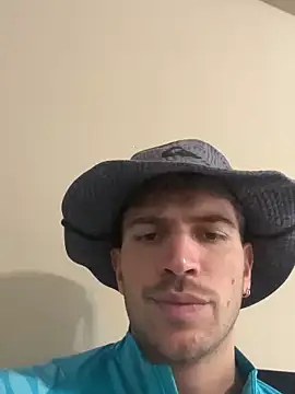 Snapshot of shuki0101 chatting on March 12, 4:02 pm shuki0101 online show from March 12, 4:02 pm