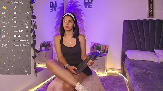 Snapshot of miaoconell chatting on May 6, 12:19 am miaoconell online show from May 6, 12:19 am