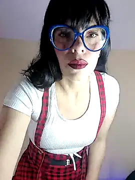 Snapshot of Ali3Martin chatting on March 4, 8:27 pm Ali3Martin online show from March 4, 8:27 pm