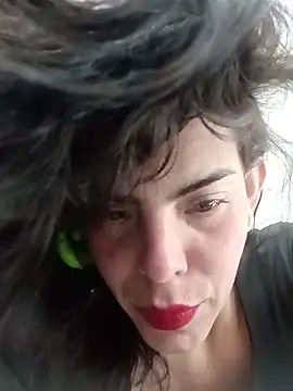 Snapshot of Ali3Martin chatting on February 12, 6:47 pm Ali3Martin online show from February 12, 6:47 pm