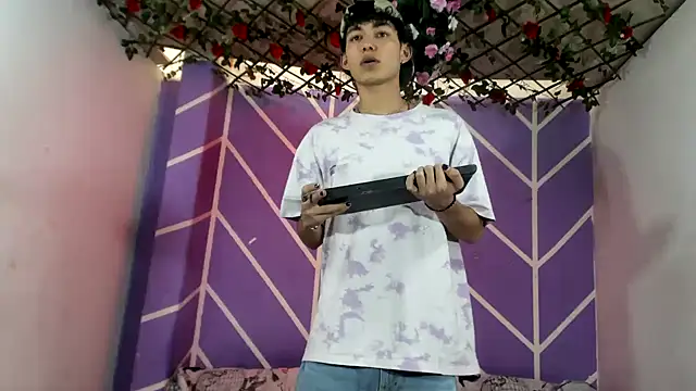 Snapshot of Maxxi_hot23 chatting on September 21, 7:15 pm Maxxi hot23 online show from September 21, 7:15 pm