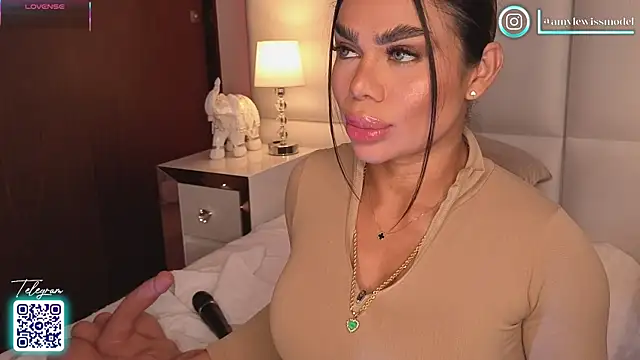 Snapshot of Amylewisq chatting on September 13, 10:53 pm Amylewisq online show from September 13, 10:53 pm