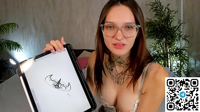 Snapshot of Selena_Sharp chatting on June 23, 1:14 am Selena Sharp online show from June 23, 1:14 am