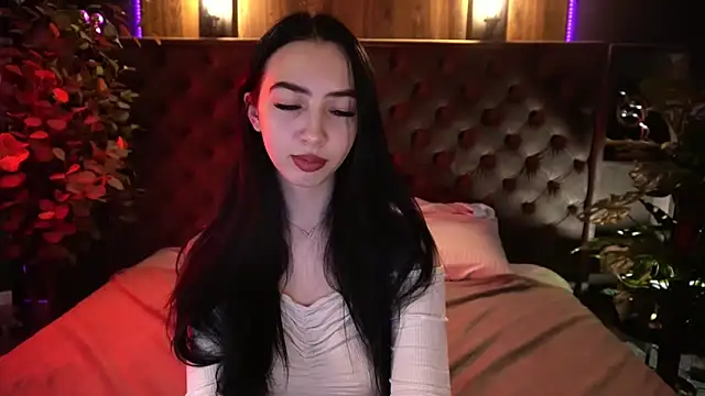 WildKittenX  online show from February 7, 6:50 am