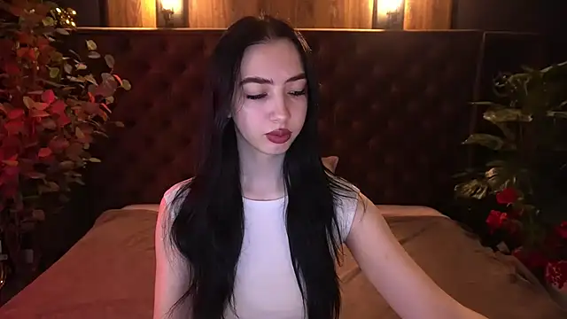 WildKittenX  online show from April 12, 5:34 am