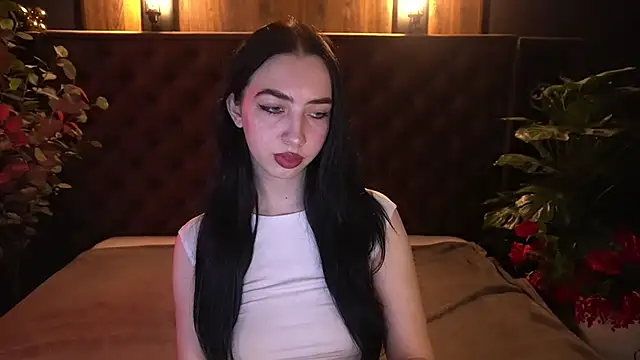 WildKittenX  online show from April 15, 5:47 am