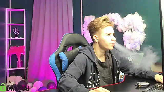 Jean Wilsons online show from November 18, 11:14 am