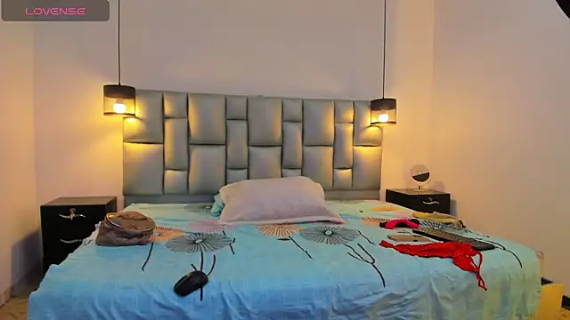 LunaaSweett online show from December 15, 7:40 pm