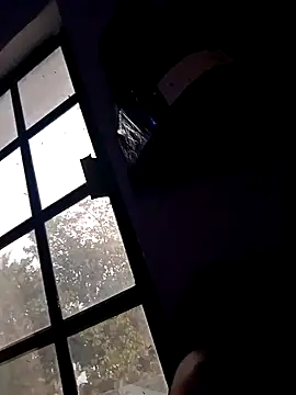 crisssalazar online show from March 12, 1:40 pm