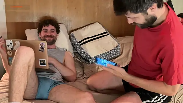 Snapshot of GunnarReed chatting on September 26, 9:30 pm GunnarReed online show from September 26, 9:30 pm