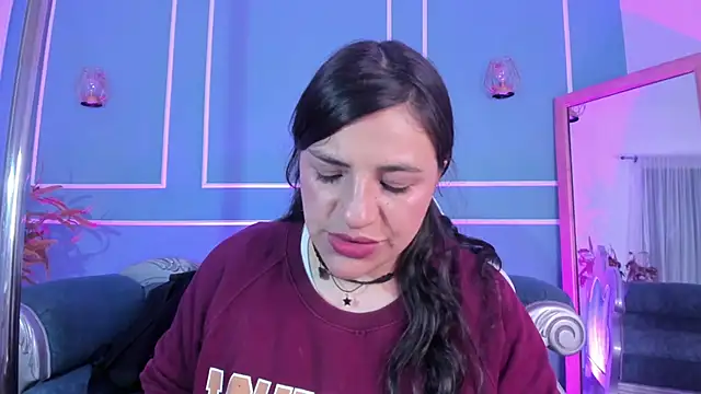 TaraTaylorr online show from November 4, 1:16 am