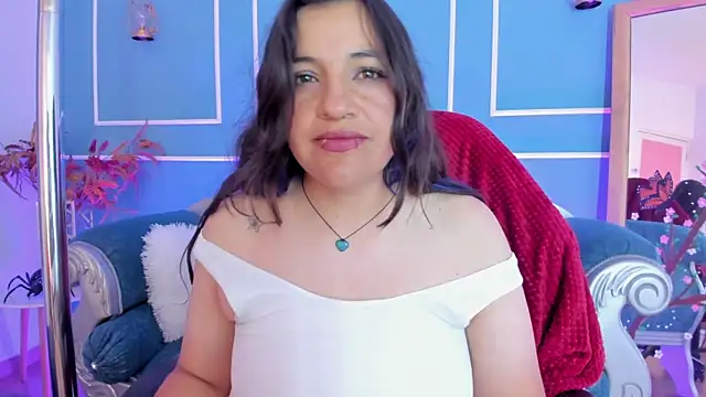 Snapshot of TaraTaylorr chatting on June 29, 10:15 am TaraTaylorr online show from June 29, 10:15 am