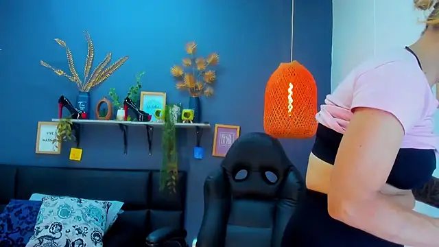 yessila parker online show from February 28, 9:54 am