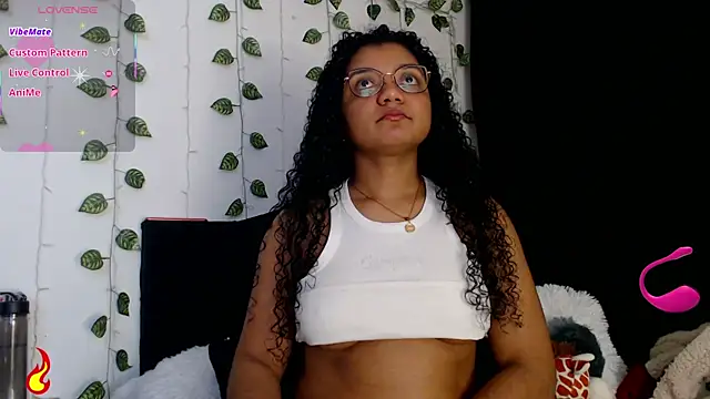 Snapshot of victtoria_cane63 chatting on June 3, 11:10 pm victtoria cane63 online show from June 3, 11:10 pm