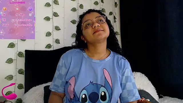 Snapshot of victtoria_cane63 chatting on June 20, 9:28 pm victtoria cane63 online show from June 20, 9:28 pm