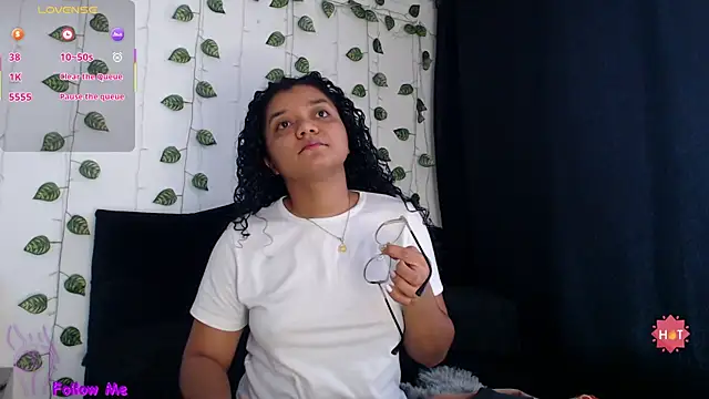 Snapshot of victtoria_cane63 chatting on July 3, 9:54 pm victtoria cane63 online show from July 3, 9:54 pm