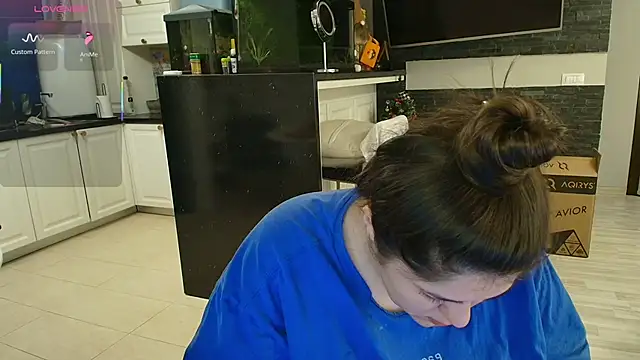 Layla- online show from February 3, 10:42 am