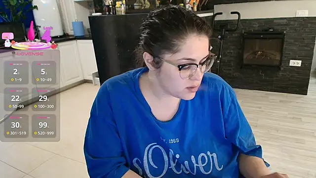 Layla- online show from April 15, 11:06 am