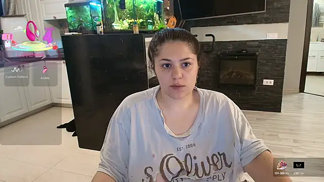 Snapshot of Layla- chatting on May 16, 12:37 pm Layla- online show from May 16, 12:37 pm